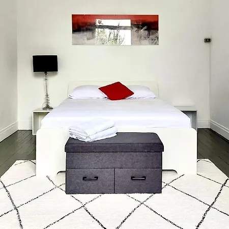 Le Jasmin, Paris Zone 2 *